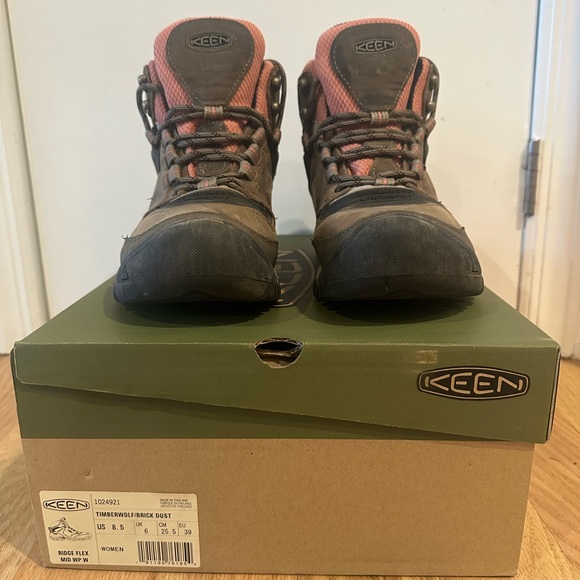 Keen Shoes - Keen Ridge Flex Mid WP Hiking Boot - Women's size 8.5